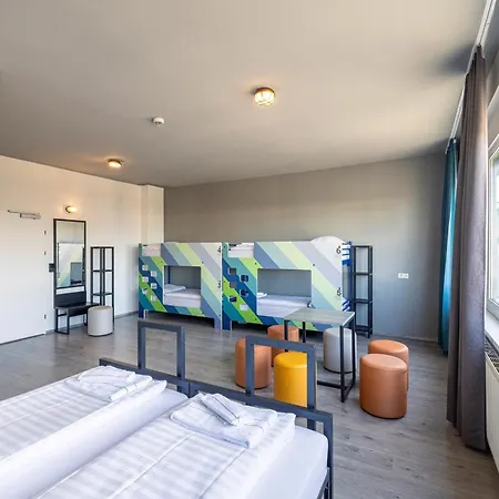 إيه&أوه غراز هاوبتباهنهوف 2* غراتس