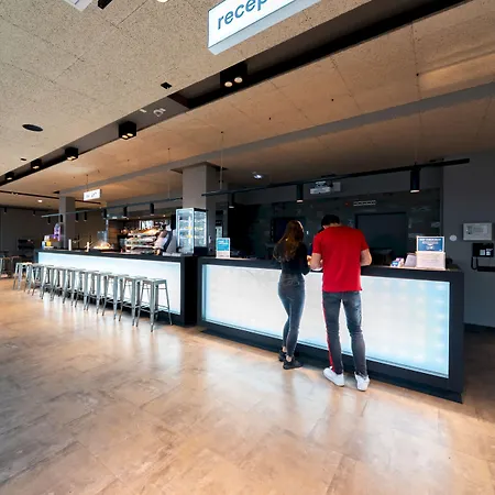 A&o Hauptbahnhof 2* גראץ