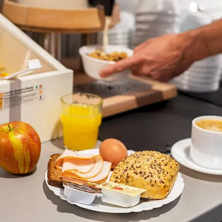 A&o Hauptbahnhof 2* גראץ