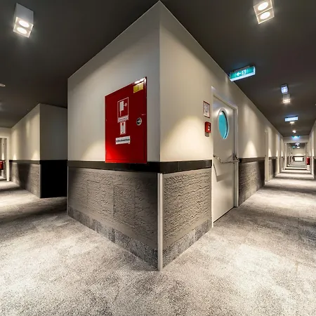 A&o Hauptbahnhof Otel 2*