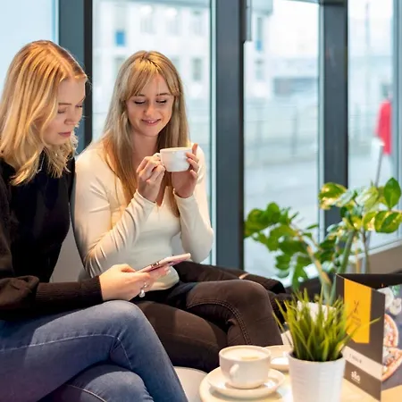 A&o Hauptbahnhof גראץ