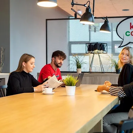 Hotel A&o Hauptbahnhof 2*