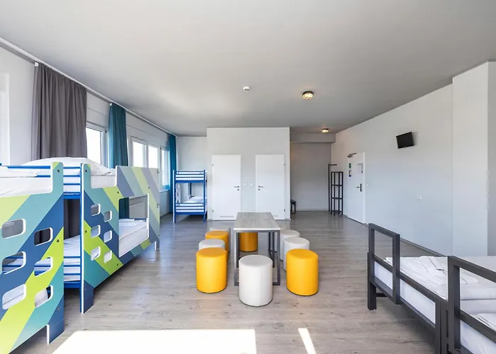 Hotel A&o Hauptbahnhof 2*