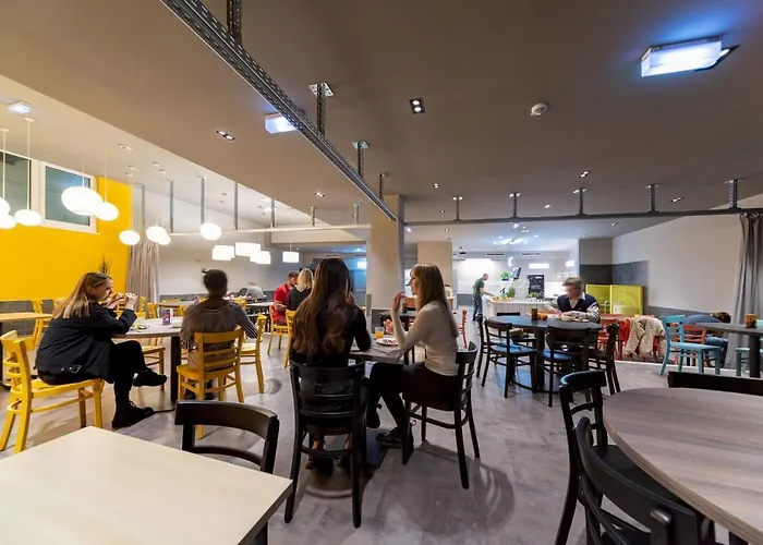 إيه&أوه غراز هاوبتباهنهوف 2*